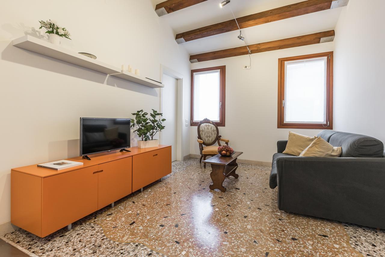 Ca' Della Frutta Venetian Apartment Exterior photo
