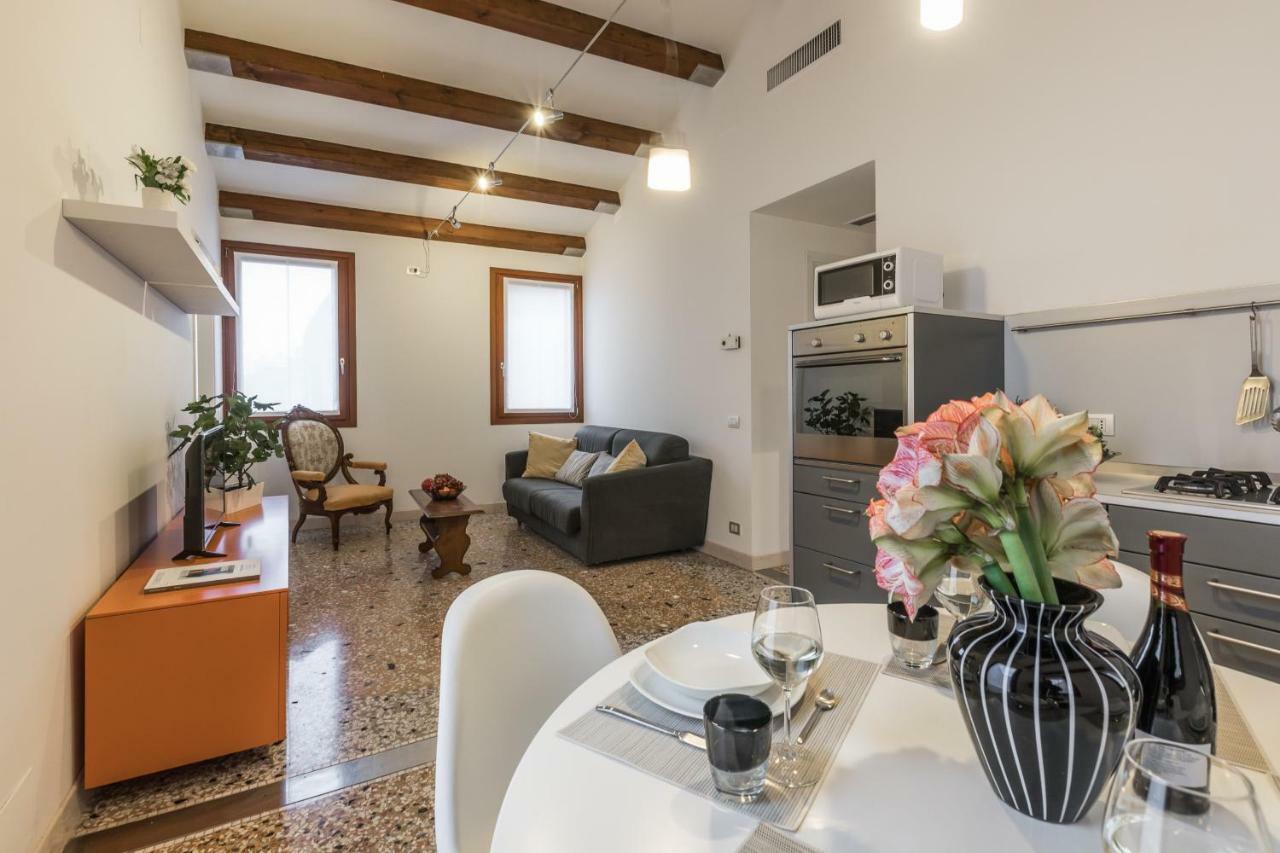 Ca' Della Frutta Venetian Apartment Exterior photo